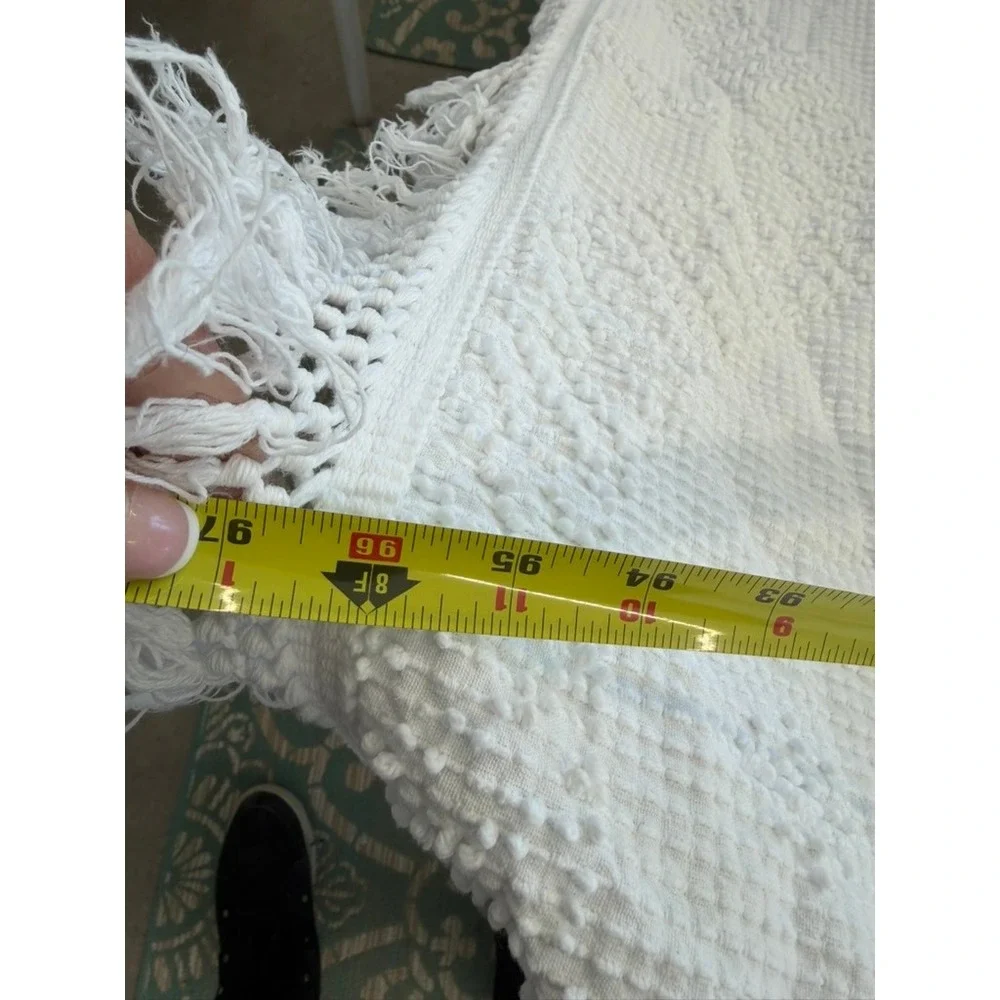VTG!  Morgan Jones White Chenille Hobnail Floral‎ Bedspread Fringe Queen READ!!